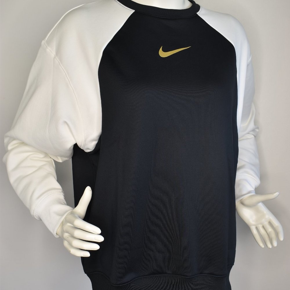 Nike Women's New Black and White Therma Sweater